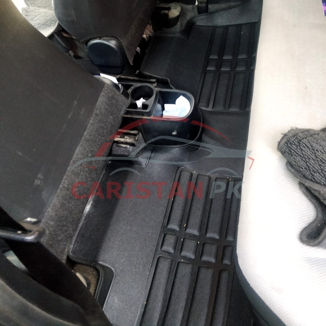 Toyota Vitz 5D Floor Mats Black 2011-16